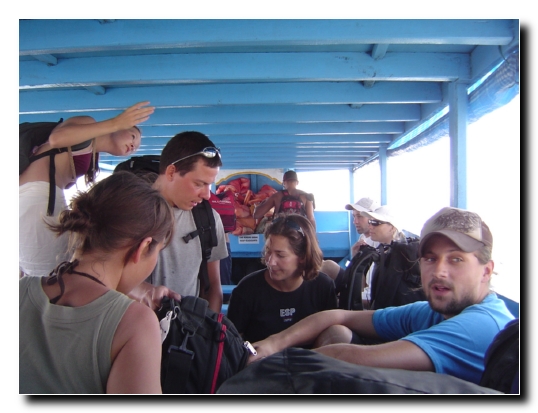 28 Auf der Faehre nach Nusa Lembongan